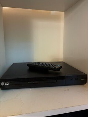 LG Black DVD/CD Player with Remote Control